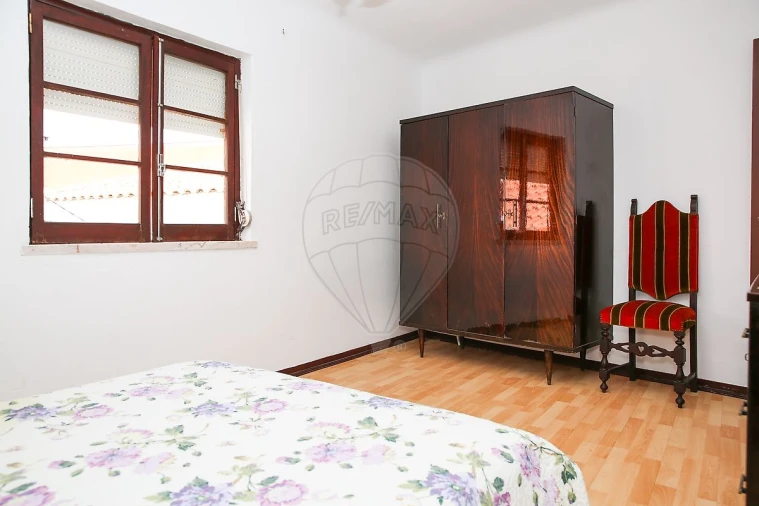 Moradia T4 para Venda em Carvoeira e Carmões Foto 22