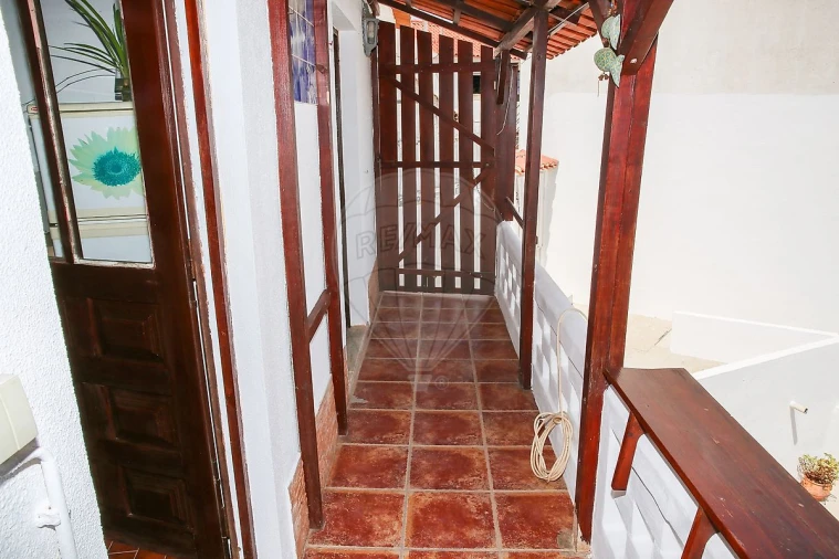 Moradia T4 para Venda em Carvoeira e Carmões Foto 34