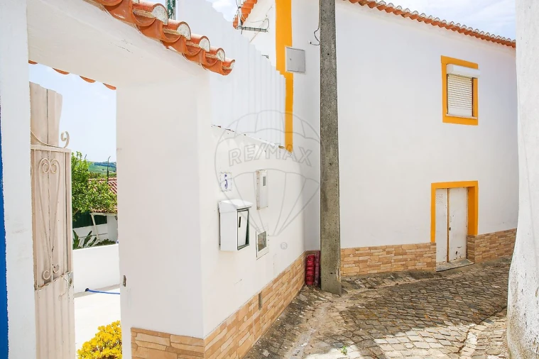 Moradia T4 para Venda em Carvoeira e Carmões Foto 9