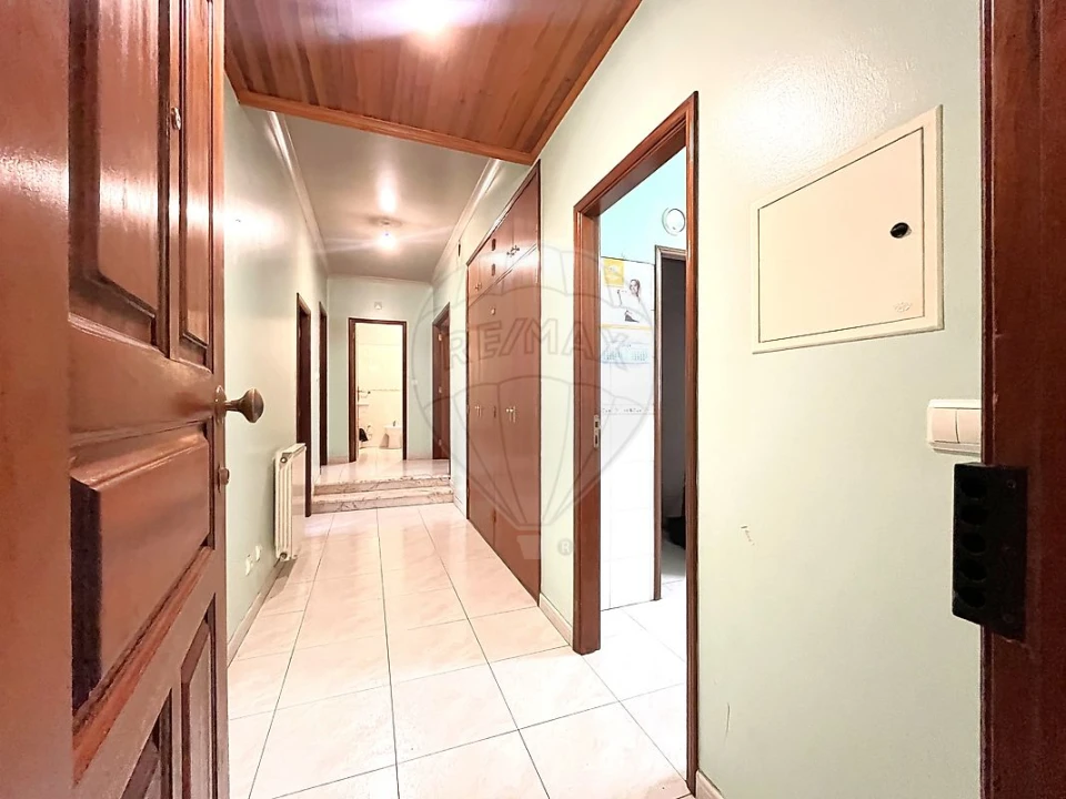 Apartamento T2 para Venda em Pombal Foto 6