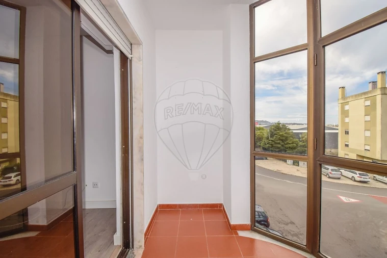 Apartamento T2 para Arrendamento em Cacém e São Marcos Foto 7