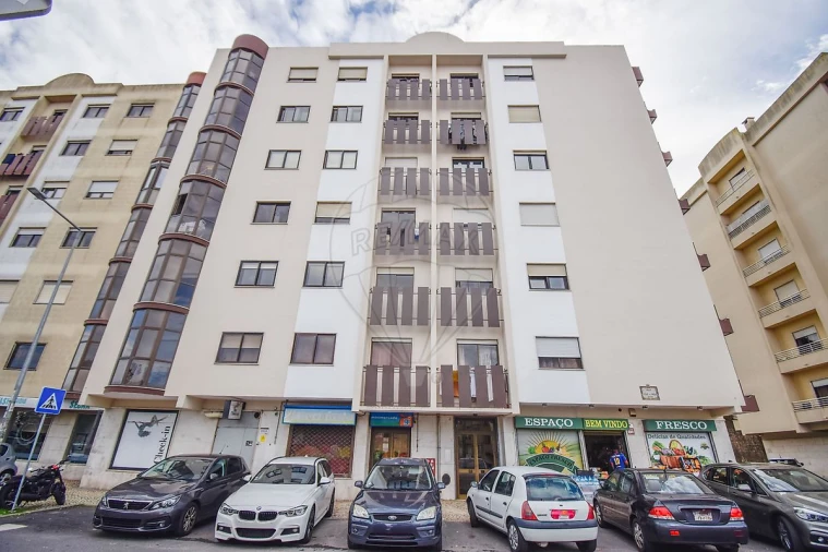 Apartamento T2 para Arrendamento em Cacém e São Marcos Foto 22