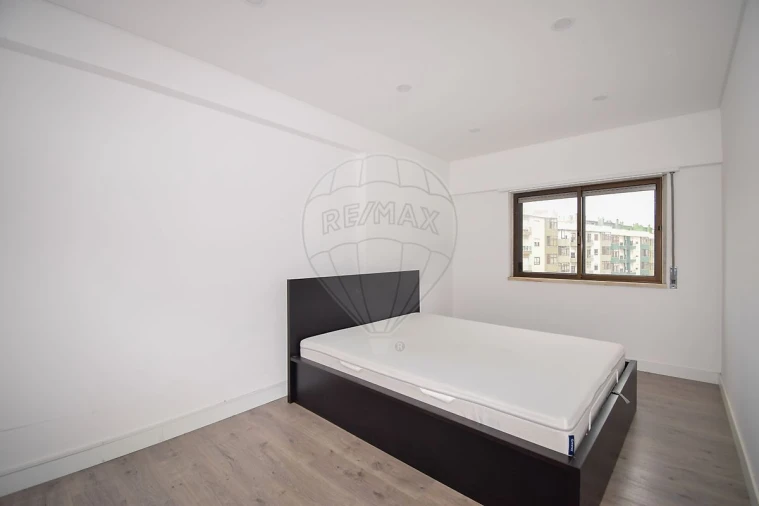 Apartamento T2 para Arrendamento em Cacém e São Marcos Foto 8