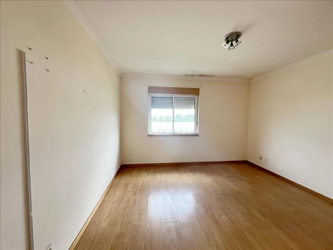 Apartamento T3 para Venda em Carregado e Cadafais Foto 10
