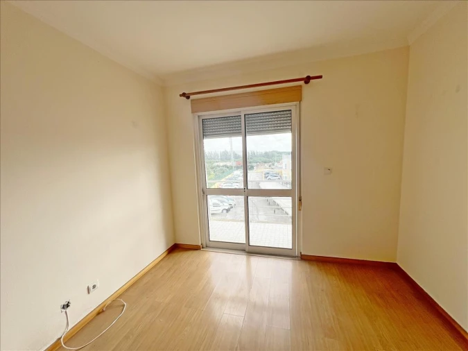 Apartamento T3 para Venda em Carregado e Cadafais Foto 16