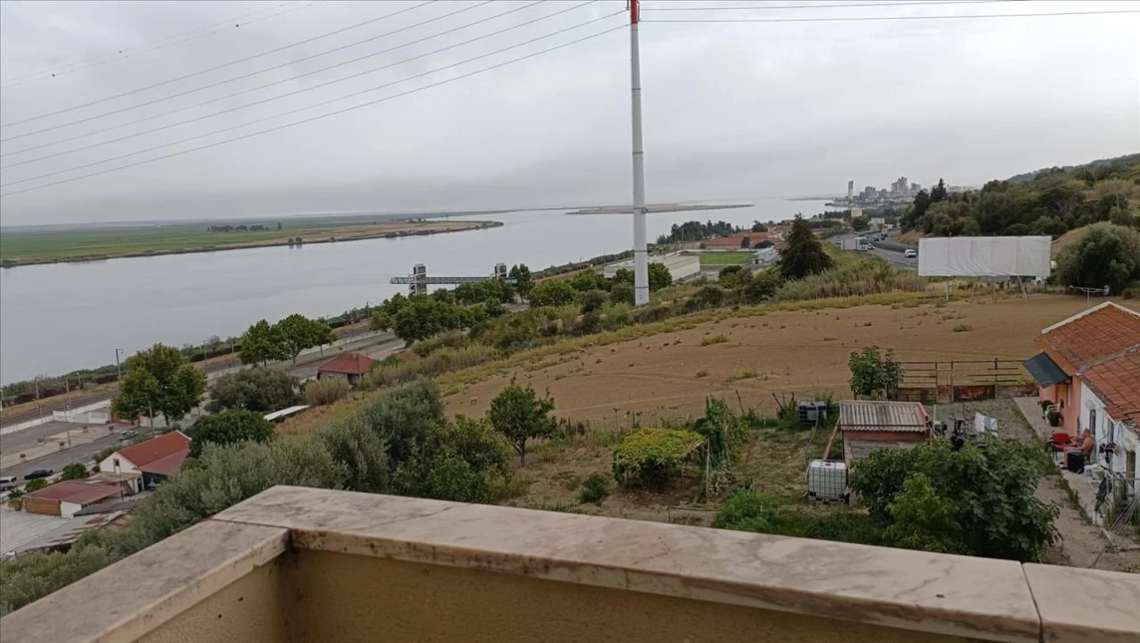 Apartamento T2 para Venda em Vila Franca de Xira Foto 17