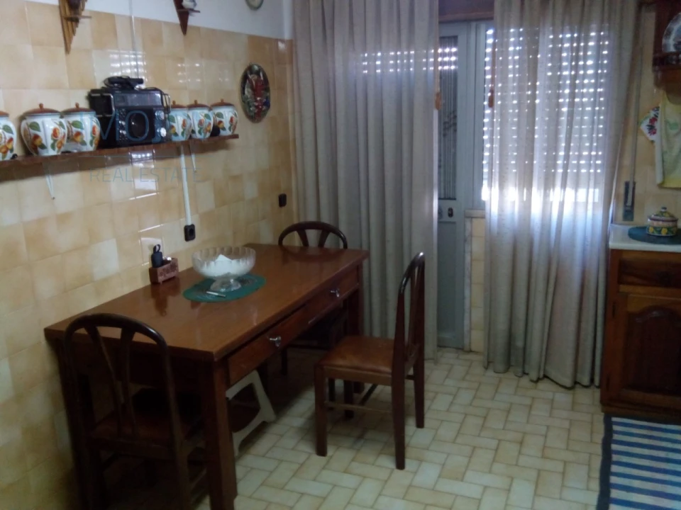 Moradia T10 para Venda em Odivelas Foto 7