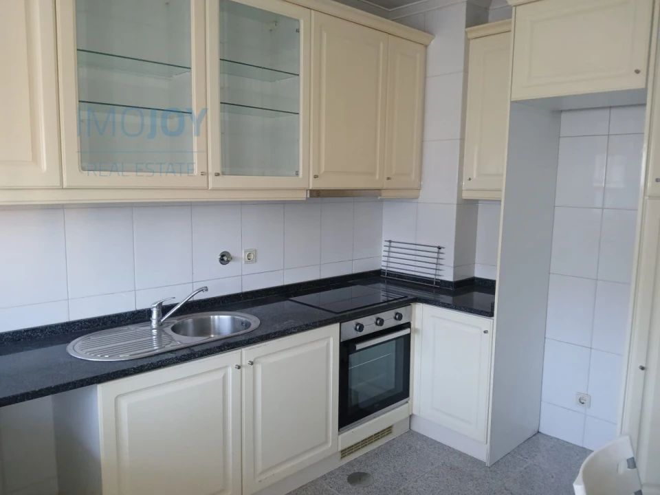 Apartamento T2 para Arrendamento em São Mamede de Infesta e Senhora da Hora Foto 8