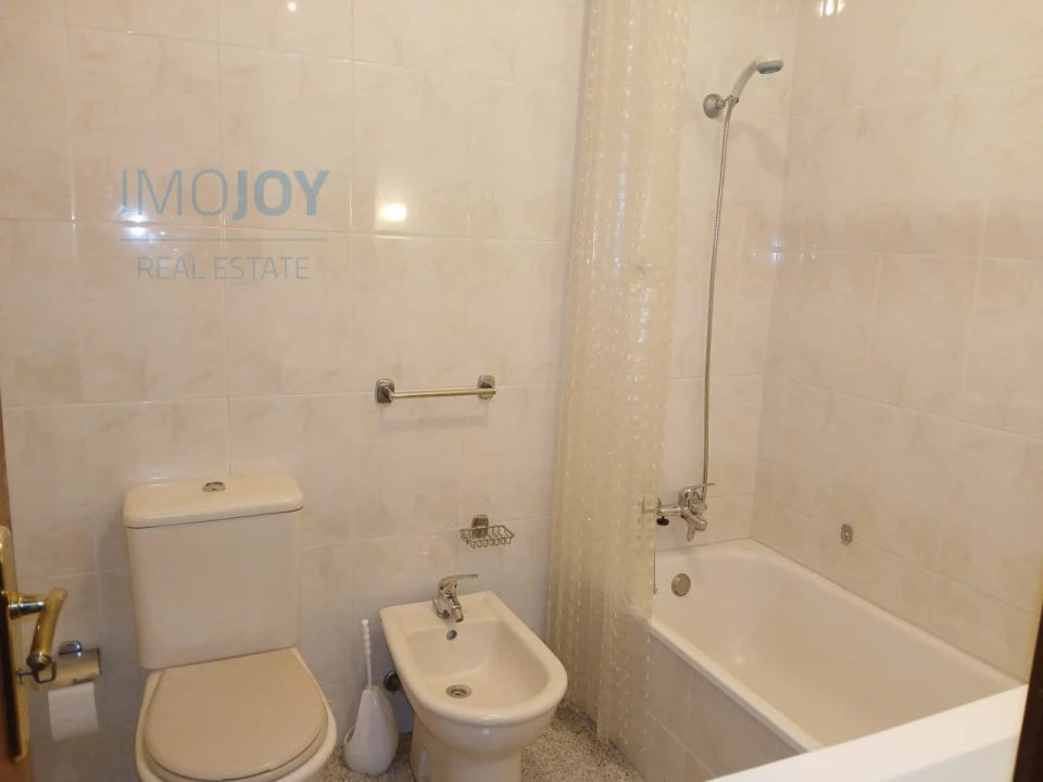 Apartamento T2 para Arrendamento em São Mamede de Infesta e Senhora da Hora Foto 17