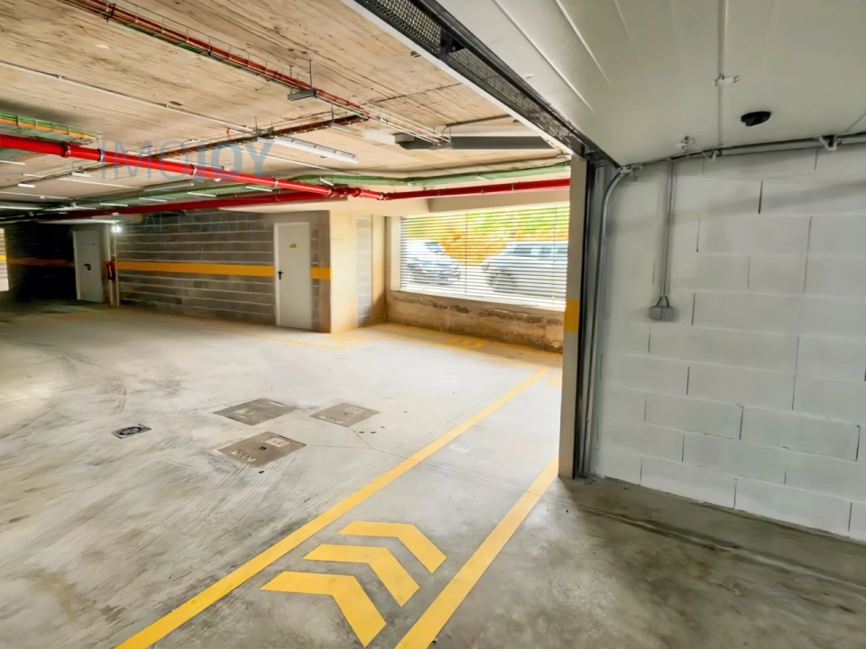 Garagem para Venda em Portimão Foto 3