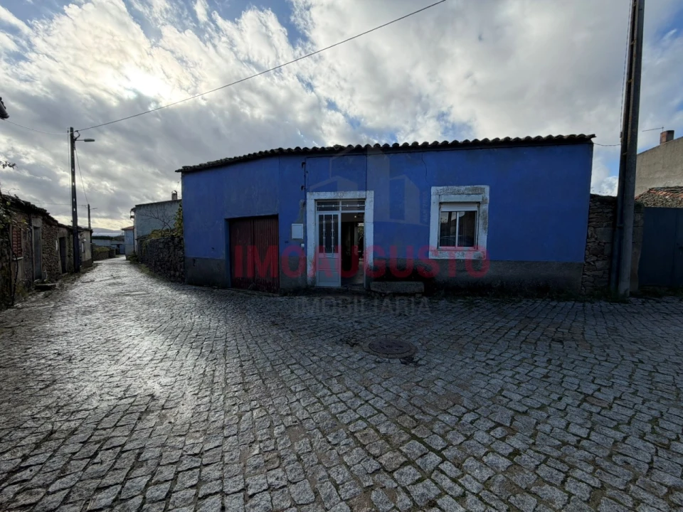 Moradia T3 para Venda em Escalhão Foto 1