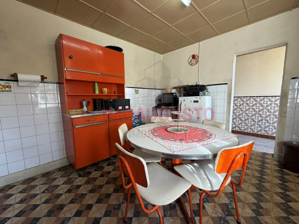 Moradia T3 para Venda em Escalhão Foto 4