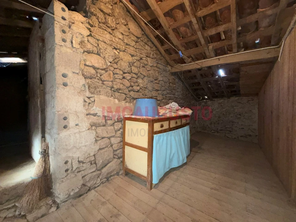 Moradia T3 para Venda em Escalhão Foto 10