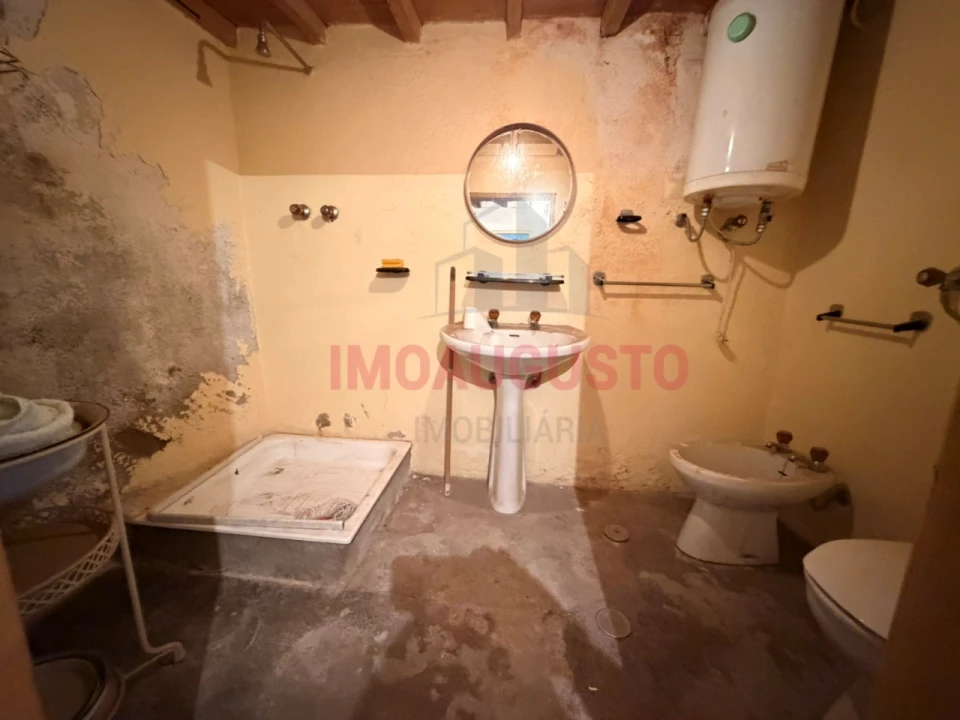 Moradia T2 para Venda em Escalhão Foto 8