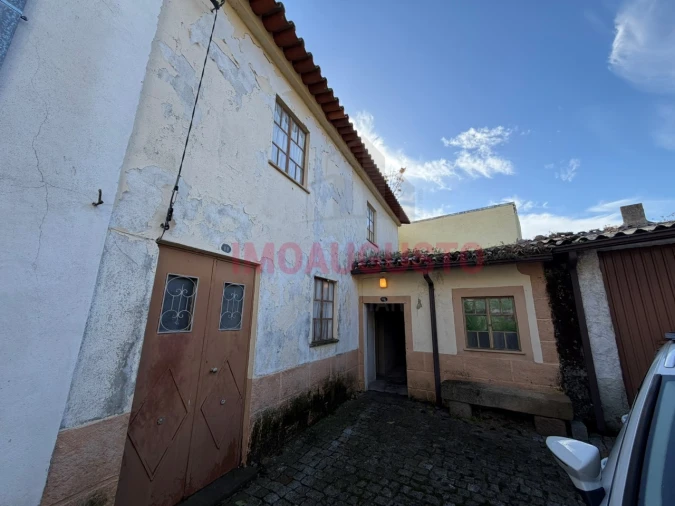 Moradia T2 para Venda em Escalhão Foto 1