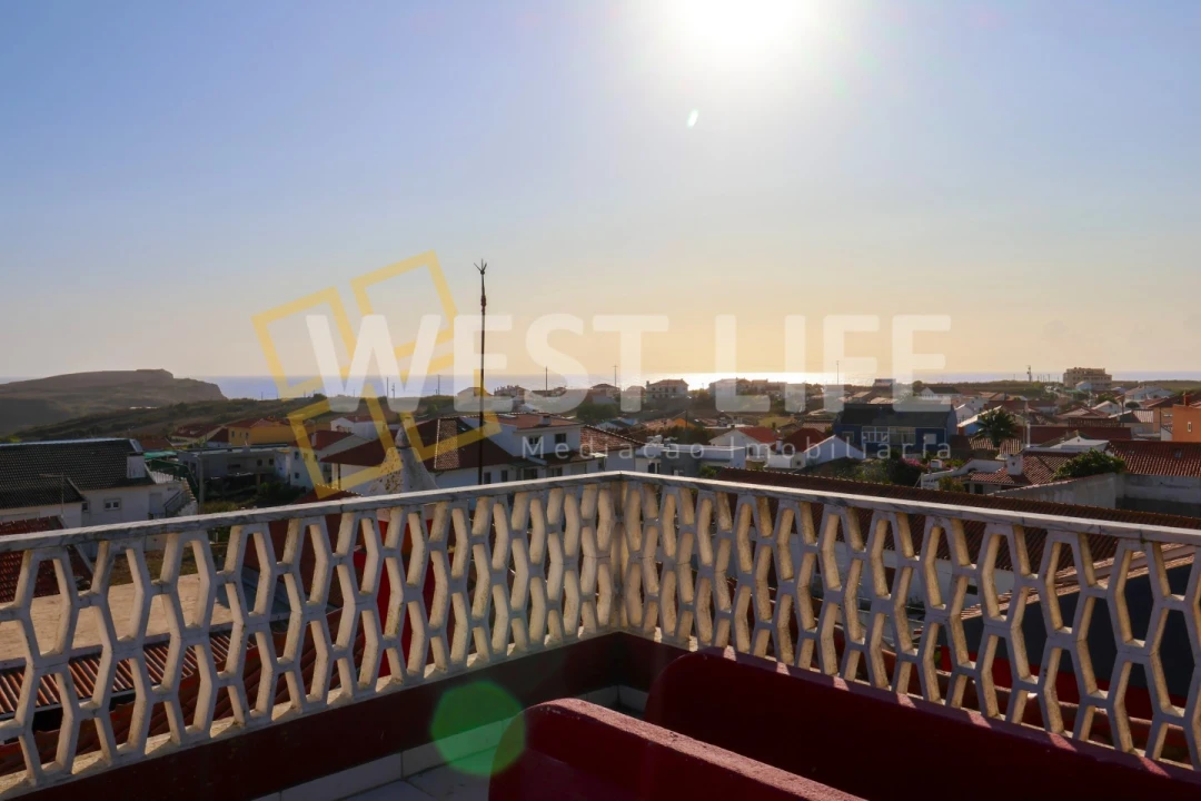 Moradia T5 para Venda em Encarnação Foto 2