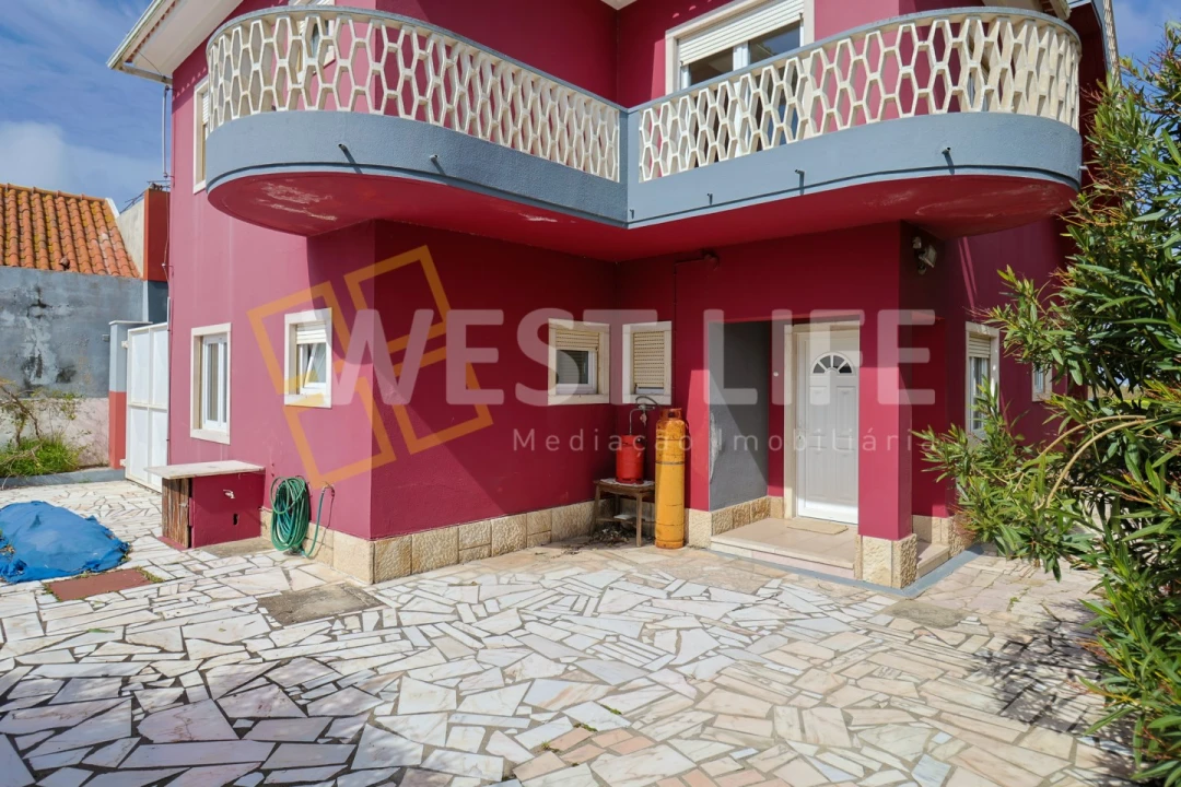 Moradia T5 para Venda em São Pedro da Cadeira Foto 3