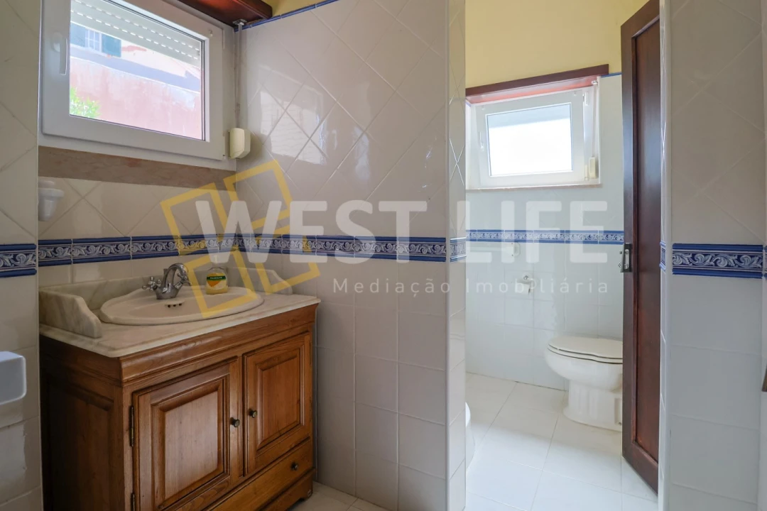 Moradia T5 para Venda em São Pedro da Cadeira Foto 13