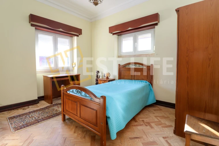 Moradia T5 para Venda em Encarnação Foto 8