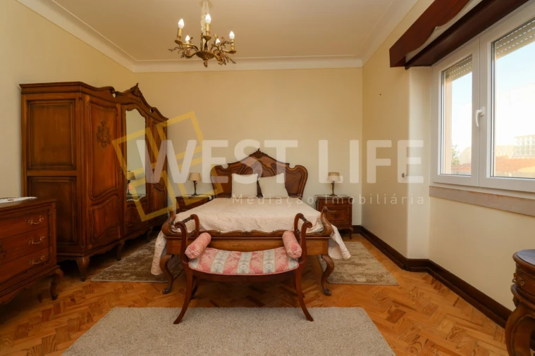 Moradia T5 para Venda em Encarnação Foto 10