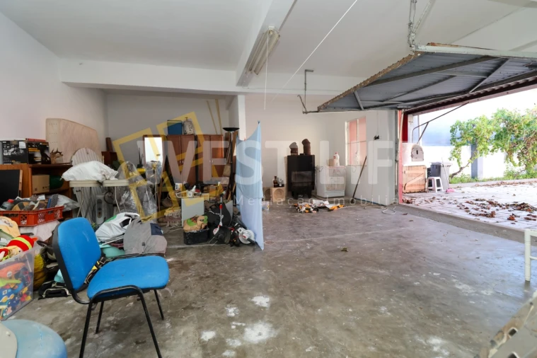 Moradia T5 para Venda em Encarnação Foto 19