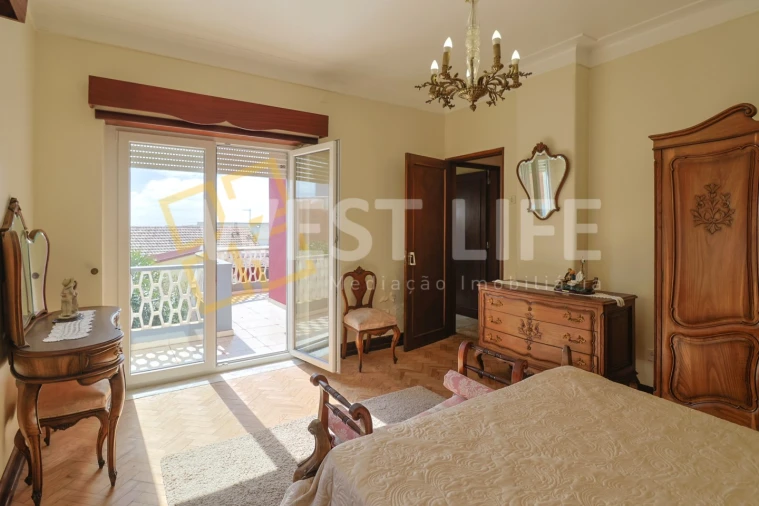 Moradia T5 para Venda em São Pedro da Cadeira Foto 25