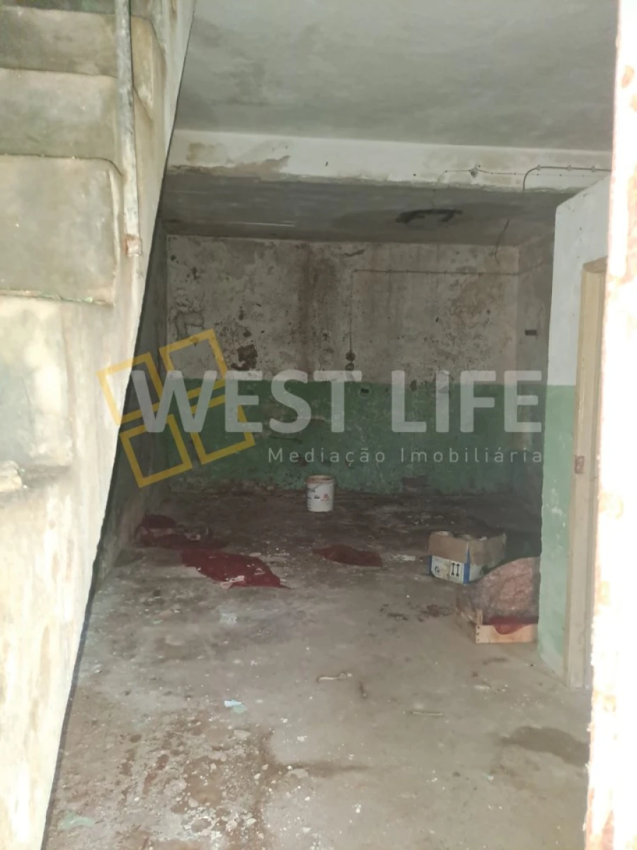 Armazém para Venda em Igreja Nova e Cheleiros Foto 4