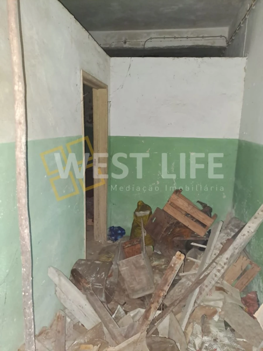 Armazém para Venda em Igreja Nova e Cheleiros Foto 6