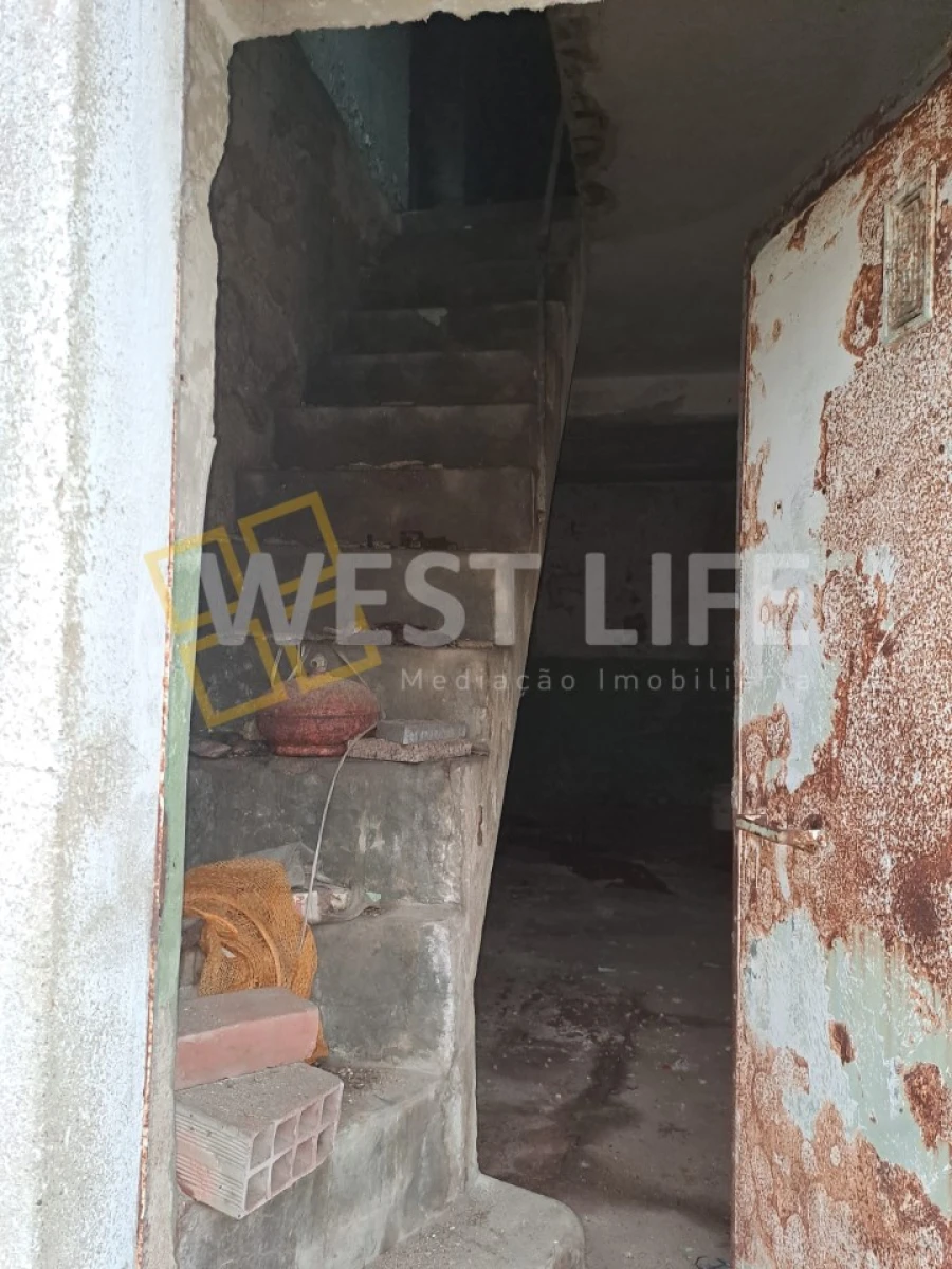 Armazém para Venda em Igreja Nova e Cheleiros Foto 10