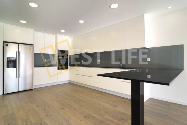 Moradia T4 para Venda em Ericeira Foto 13