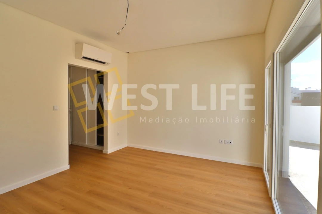 Moradia T3 para Venda em Santa Maria, São Pedro e Matacães Foto 11