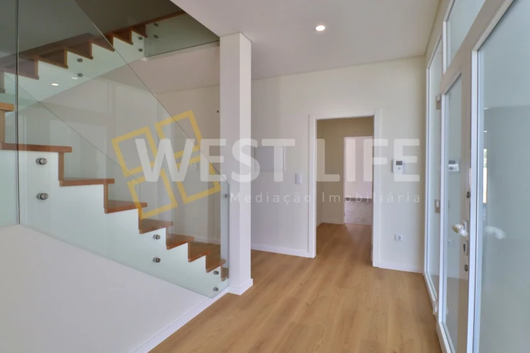 Moradia T3 para Venda em Santa Maria, São Pedro e Matacães Foto 8