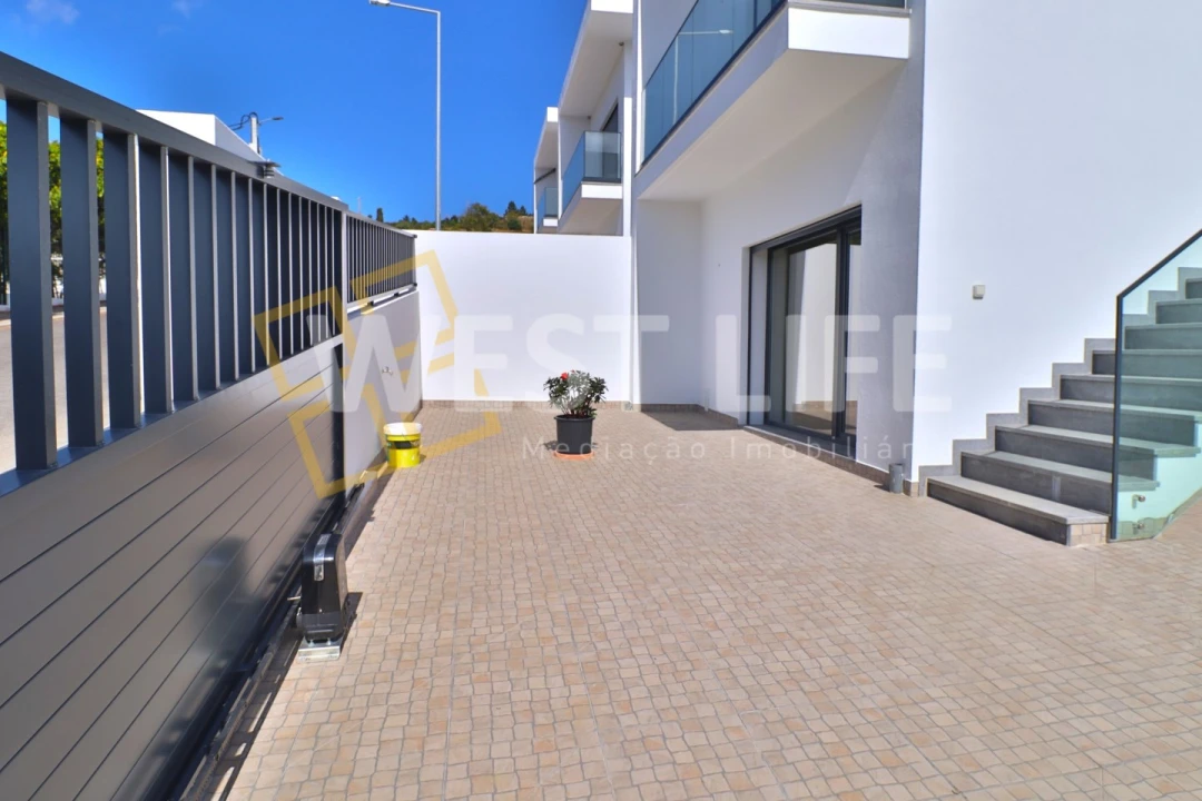 Moradia T3 para Venda em Santa Maria, São Pedro e Matacães Foto 2