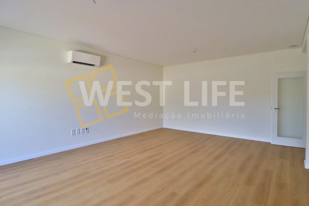 Moradia T3 para Venda em Santa Maria, São Pedro e Matacães Foto 4