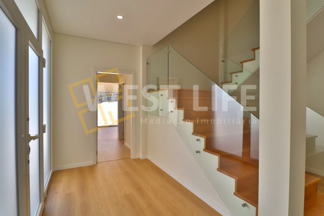 Moradia T3 para Venda em Santa Maria, São Pedro e Matacães Foto 6