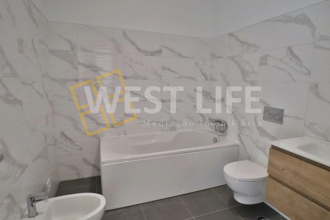 Moradia T3 para Venda em Santa Maria, São Pedro e Matacães Foto 20