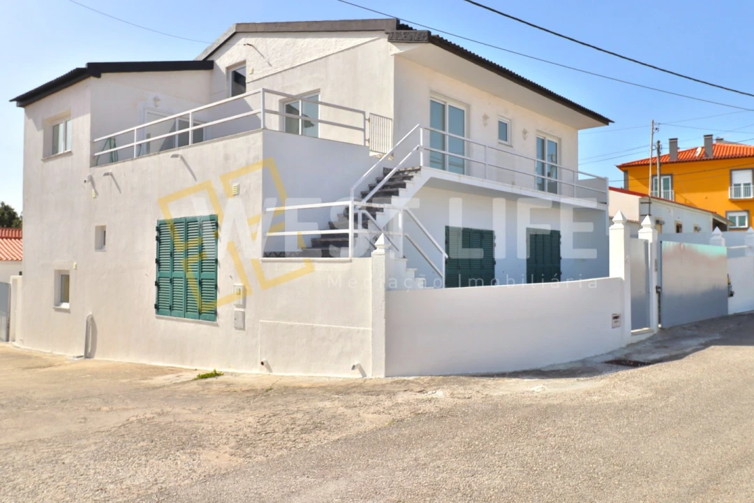 Moradia T3 para Venda em Campelos e Outeiro da Cabeça Foto 1