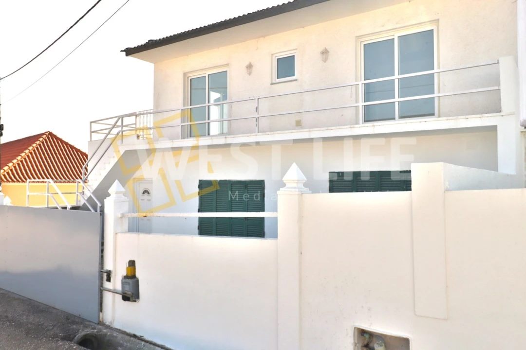 Moradia T3 para Venda em Campelos e Outeiro da Cabeça Foto 2