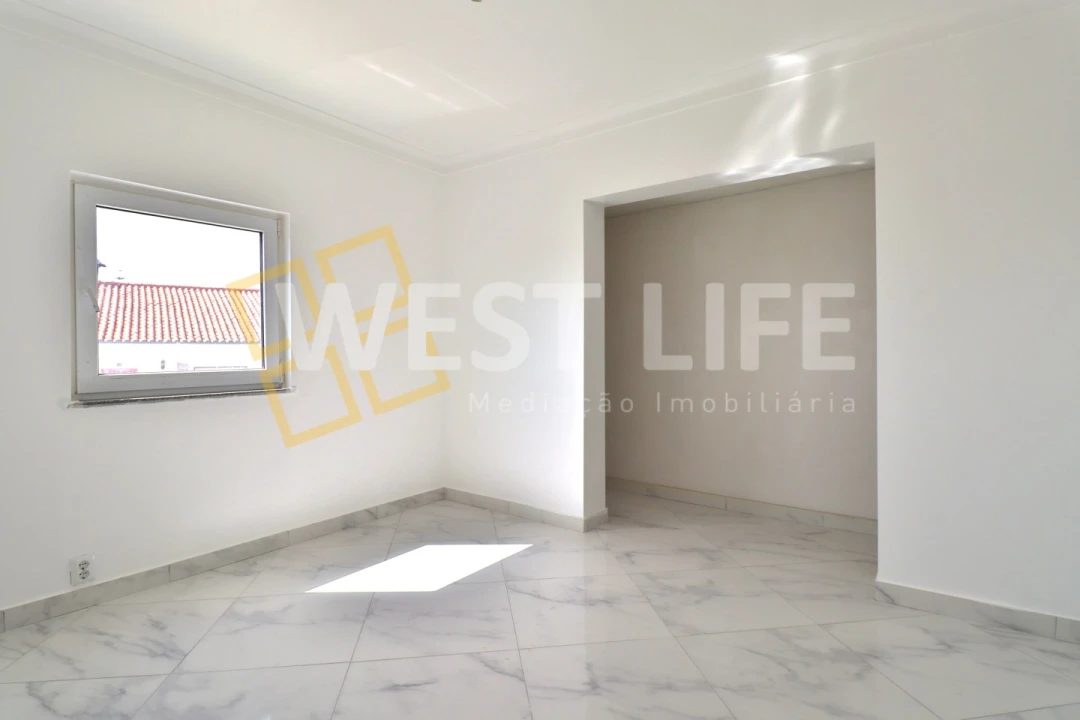 Moradia T3 para Venda em Campelos e Outeiro da Cabeça Foto 9