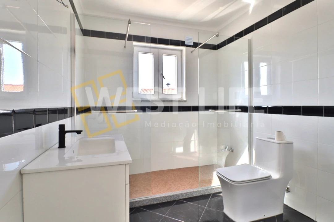 Moradia T3 para Venda em Campelos e Outeiro da Cabeça Foto 12