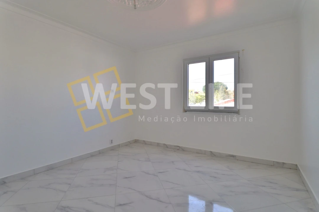 Moradia T3 para Venda em Campelos e Outeiro da Cabeça Foto 13