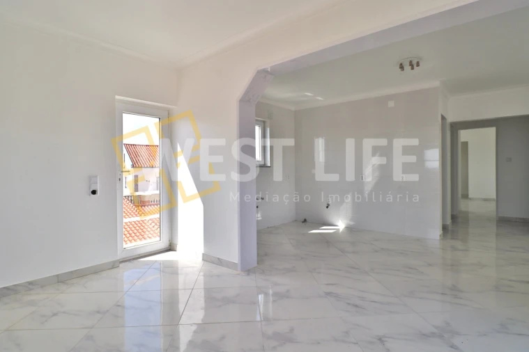 Moradia T3 para Venda em Campelos e Outeiro da Cabeça Foto 4