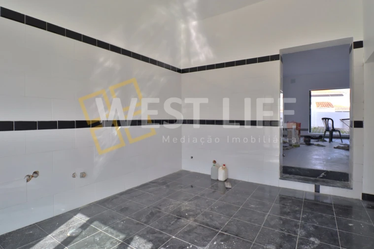 Moradia T3 para Venda em Campelos e Outeiro da Cabeça Foto 16