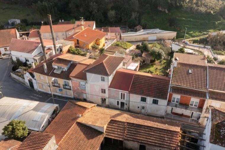 Moradia T4 para Venda em Brasfemes Foto 5