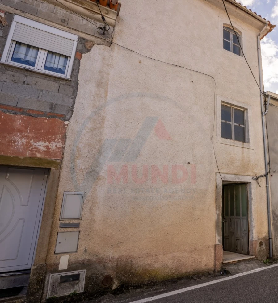 Moradia T4 para Venda em Brasfemes Foto 3