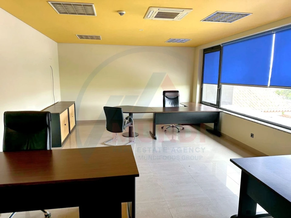 Prédio para Arrendamento em Covões e Camarneira Foto 8