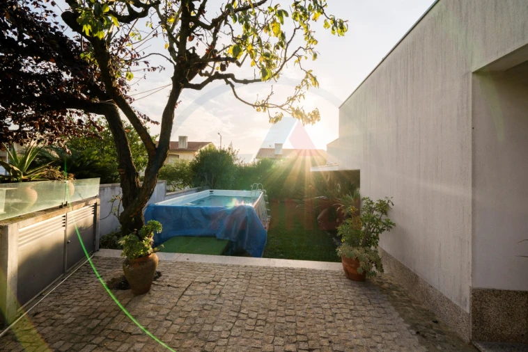 Moradia T3 para Venda em O. Azeméis, Riba-Ul, Ul, Macinhata Seixa, Madail Foto 53