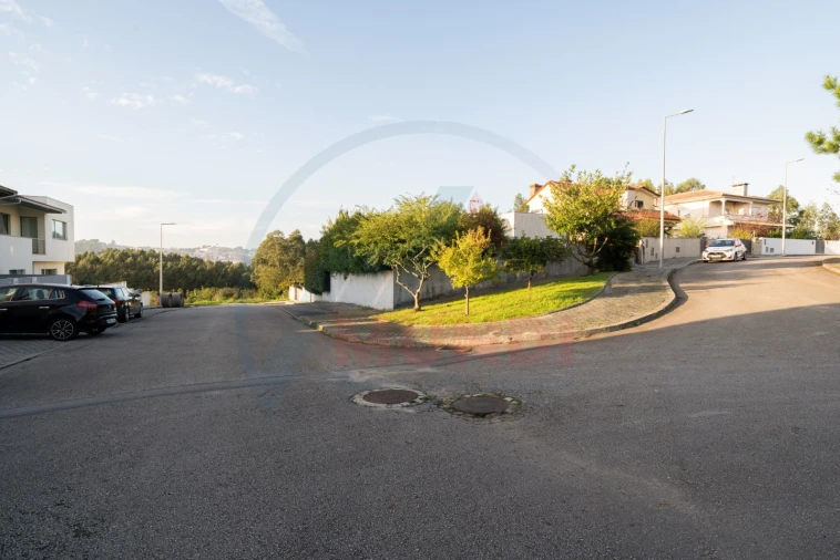 Moradia T3 para Venda em O. Azeméis, Riba-Ul, Ul, Macinhata Seixa, Madail Foto 56