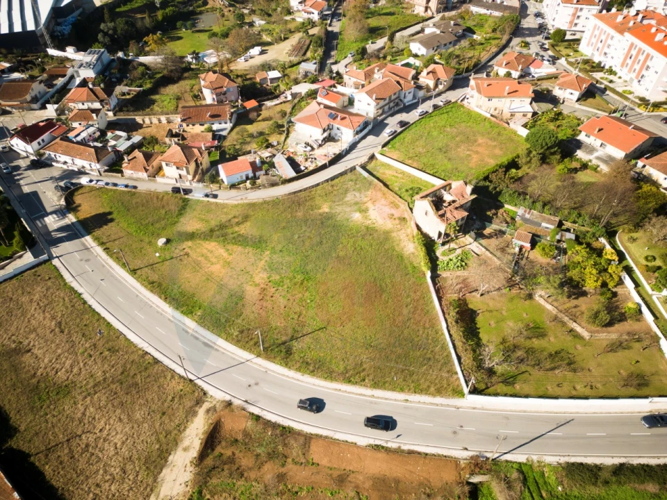 Terreno para Venda em O. Azeméis, Riba-Ul, Ul, Macinhata Seixa, Madail Foto 3