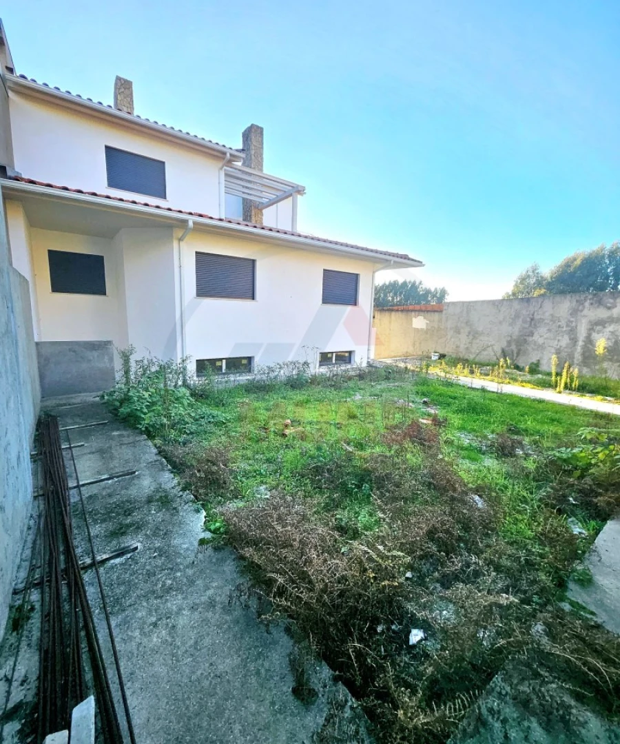 Moradia T4 para Venda em Cacia Foto 39